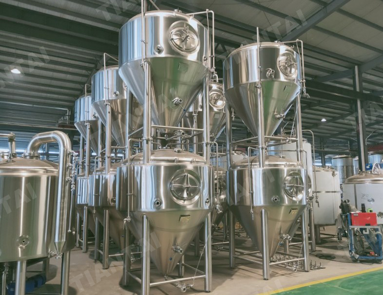 Stainless beer fermenters designed for fitting limited installation space